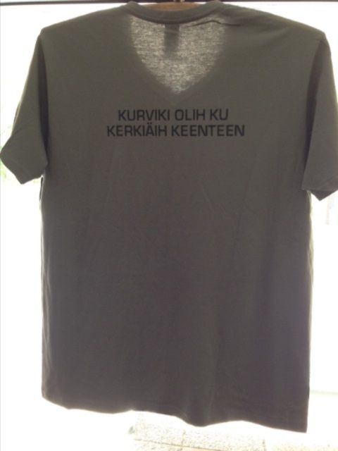 Parkanolaisen sanontakilpailun valittu teksti painettuna myytäviin T-paitoihin